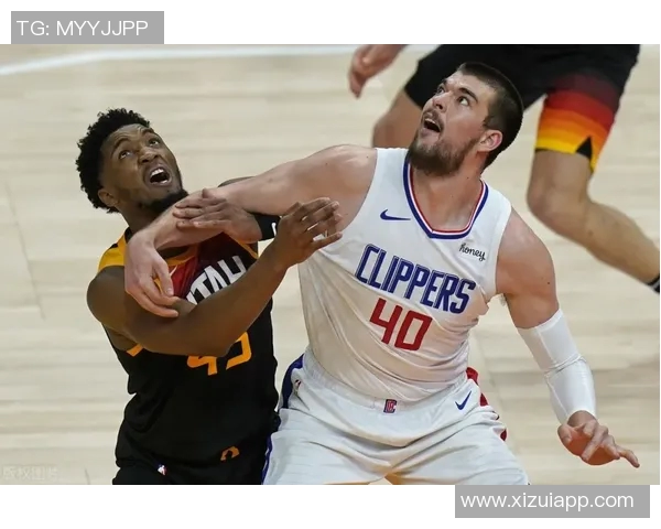 G1爵士对决快船精彩回顾球迷热情高涨赛场氛围火爆